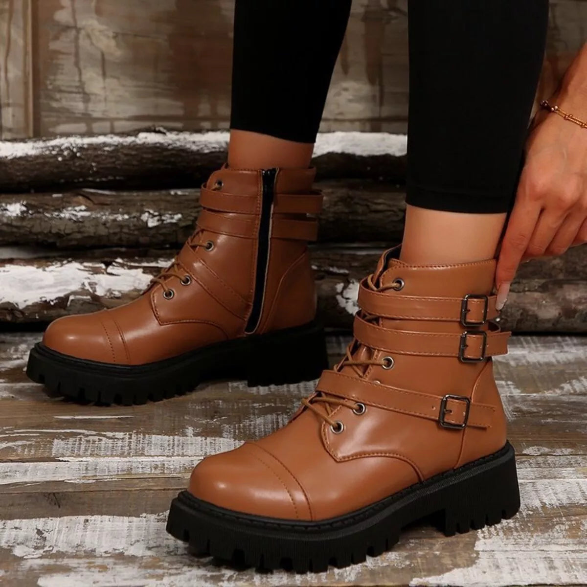 Round Toe Platform Boots Brown
