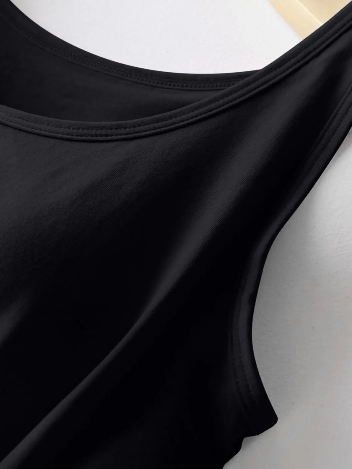Round Neck Tank with Bra Black