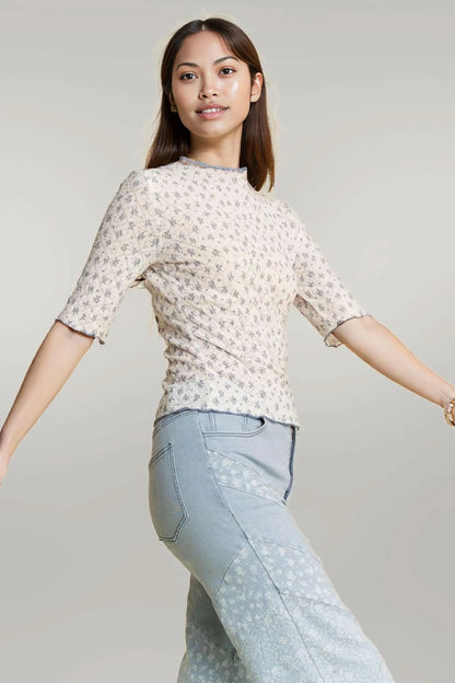Davi & Dani Lace Stretch Floral Marrow Edge Half Sleeve Top