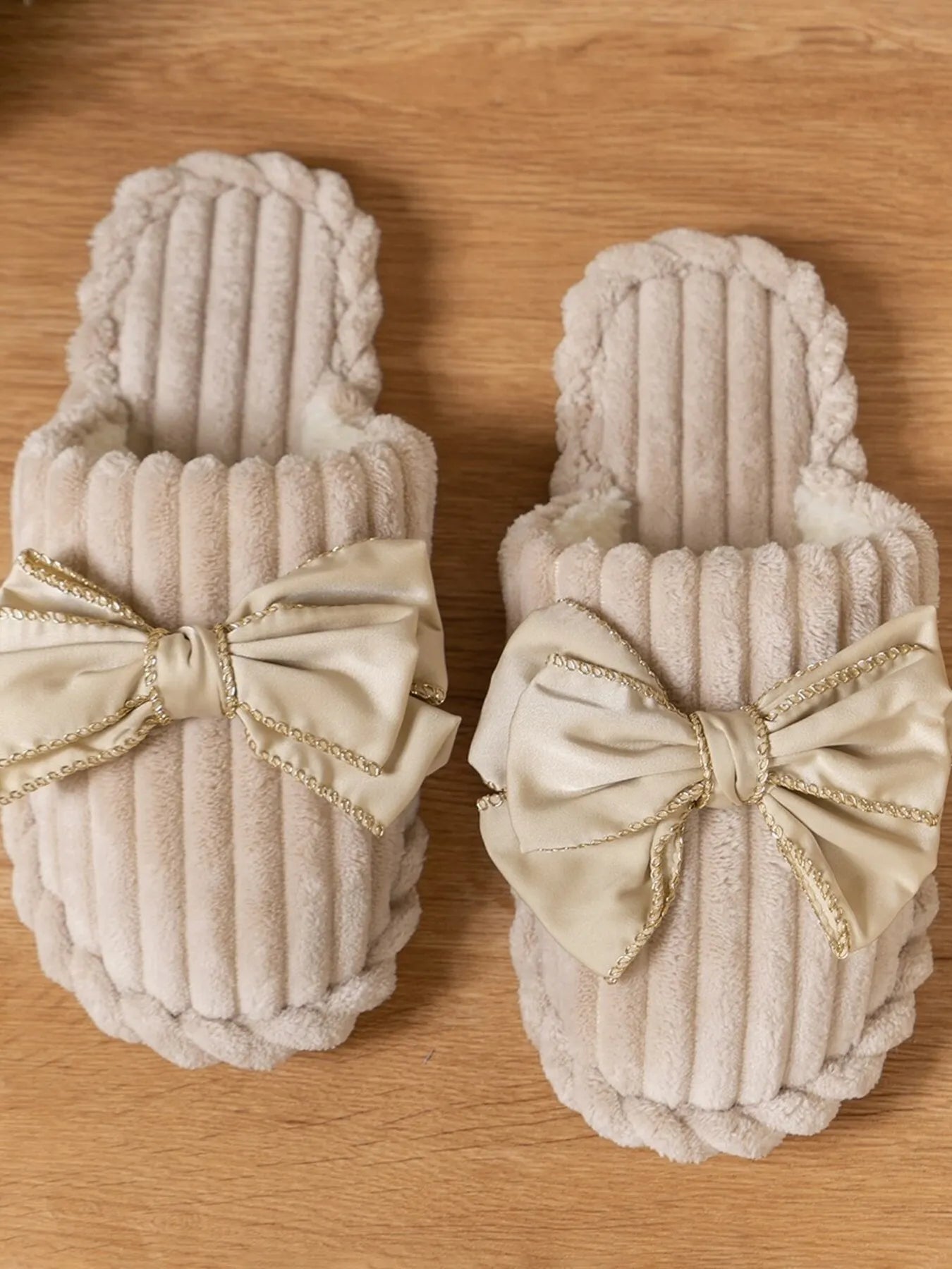 Bow Embellished Indoor Slippers Ivory