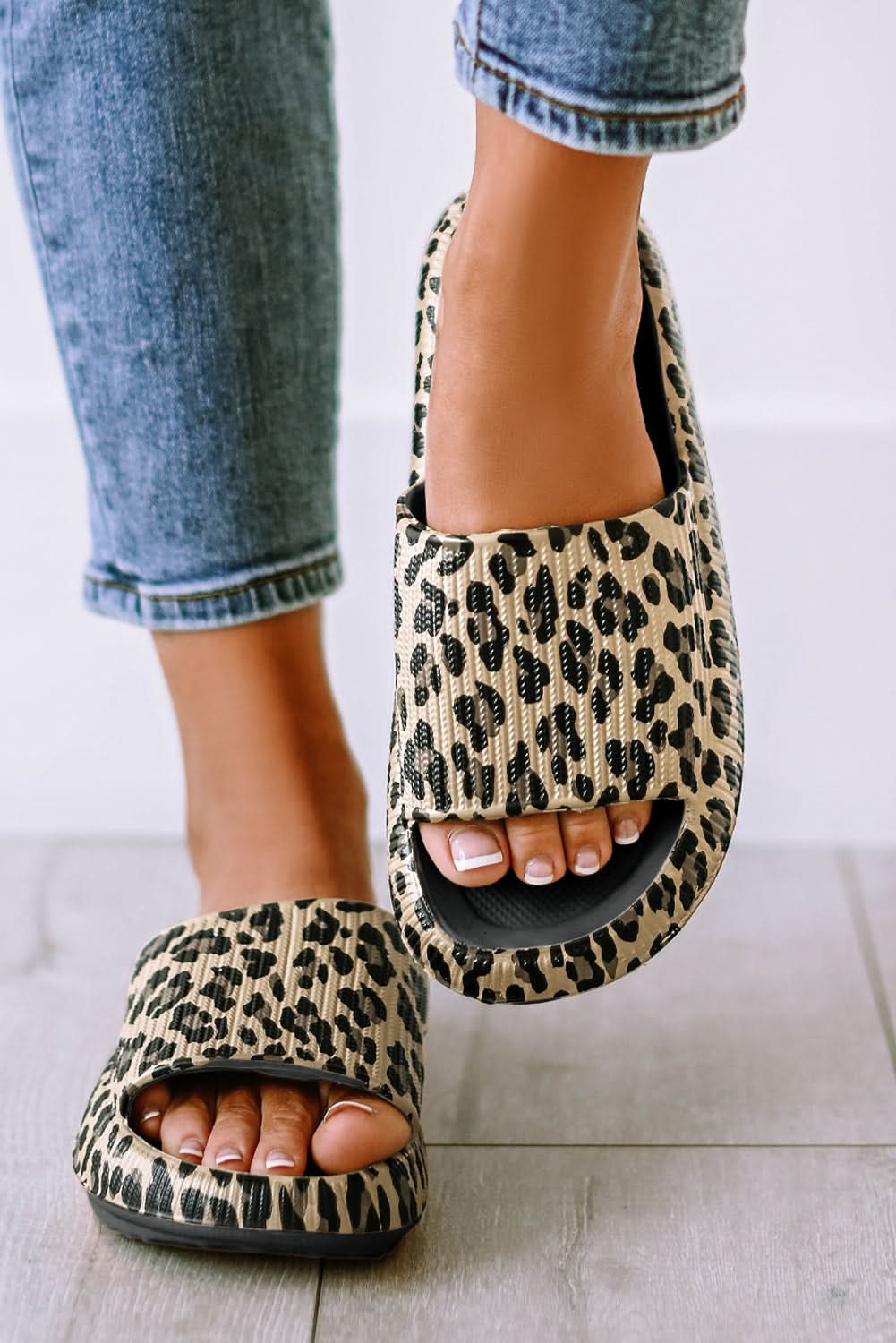 Pink Leopard Print Thick Sole Slip On Slippers