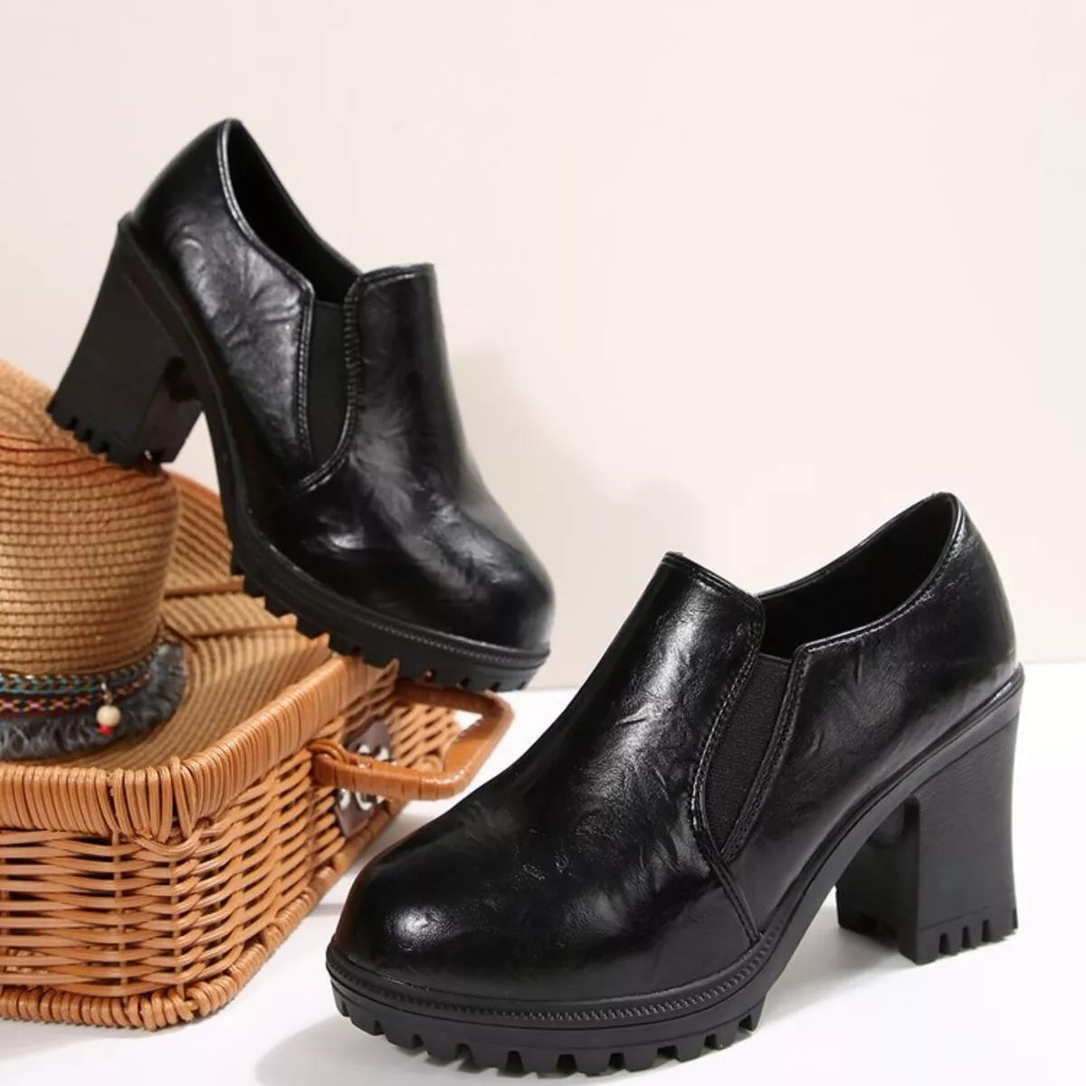 Round Toe Block Heels Pumps