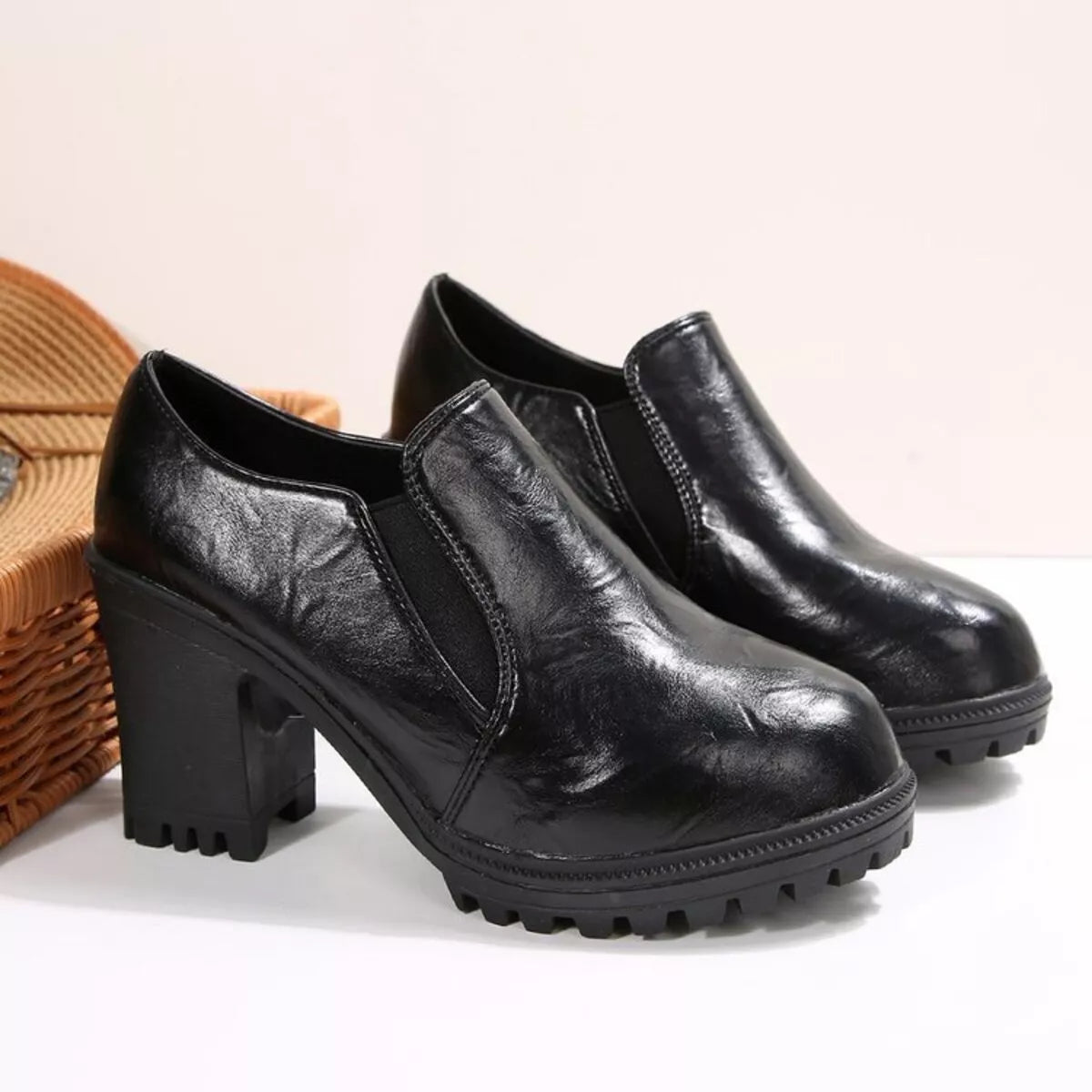 Round Toe Block Heels Pumps