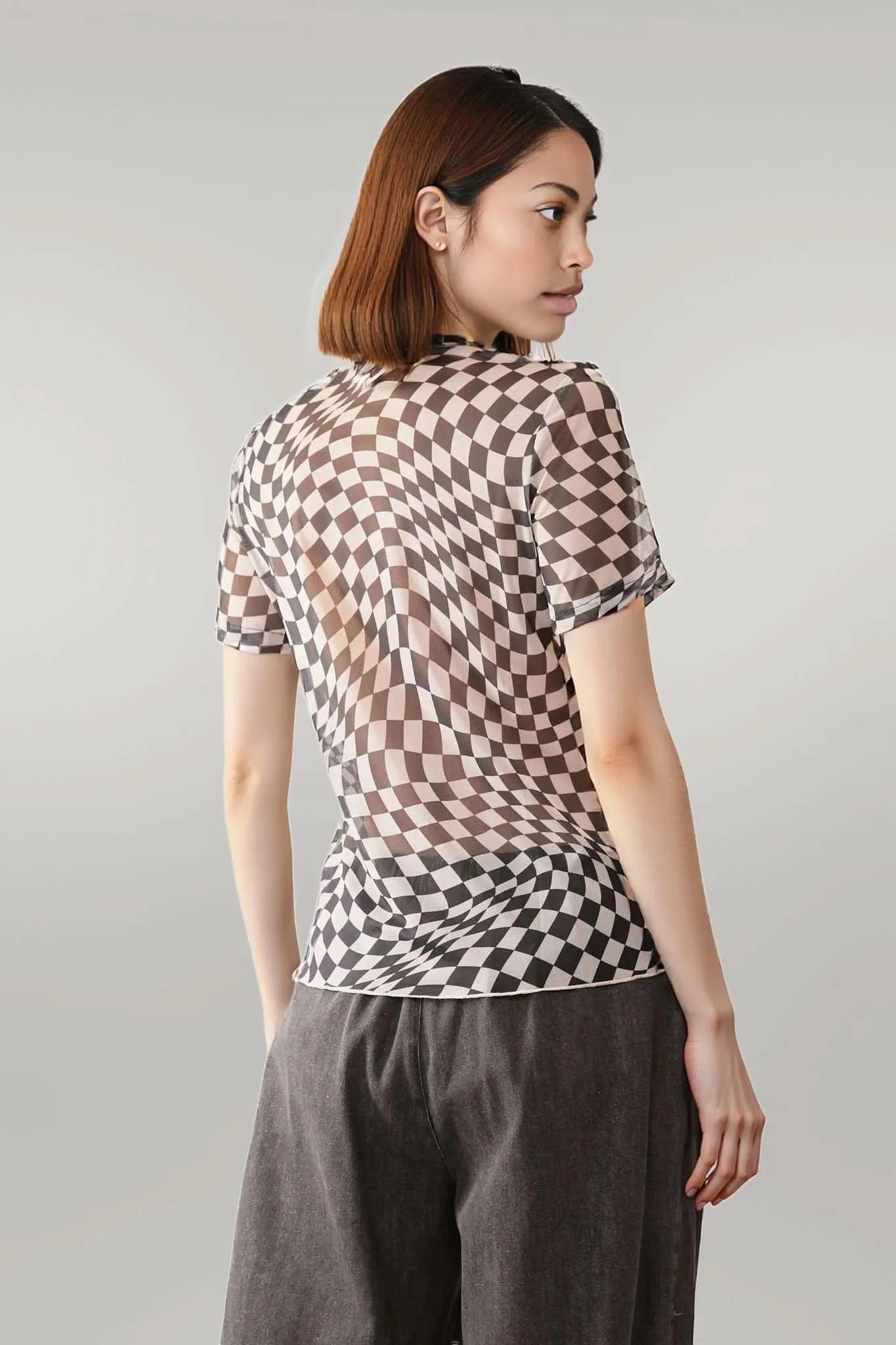 Davi & Dani Checker Board Printed Mesh Short Sleeve Top