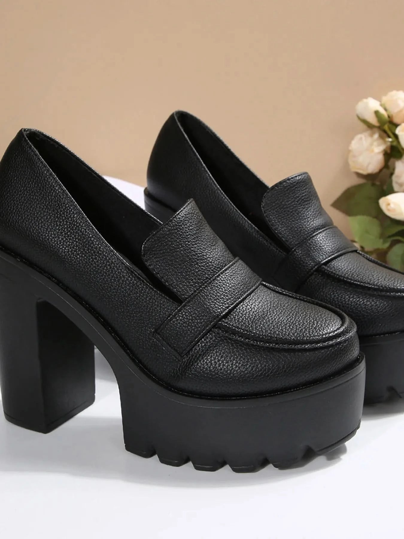Round Toe Platform Block Heels Pumps