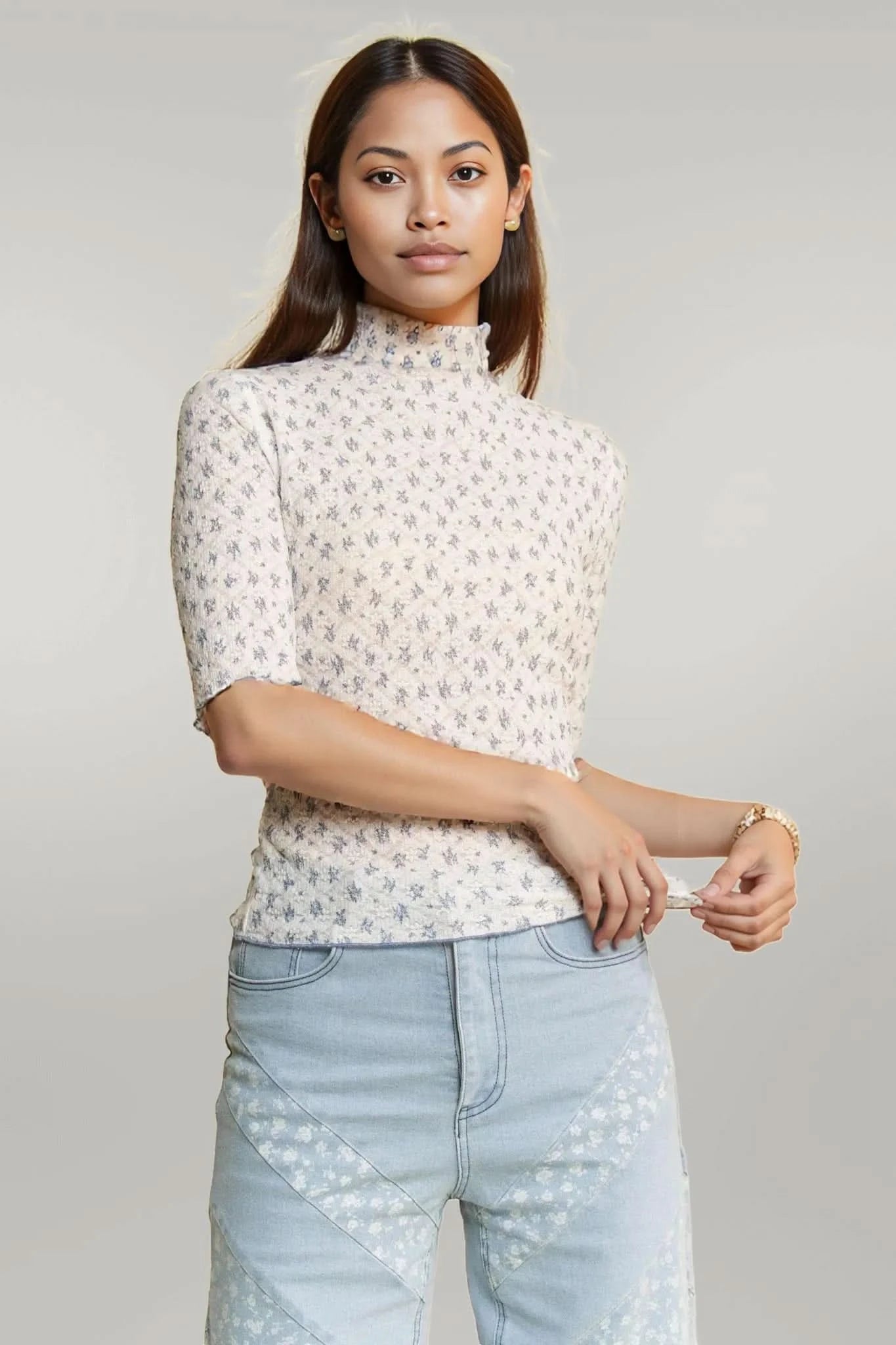 Davi & Dani Lace Stretch Floral Marrow Edge Half Sleeve Top
