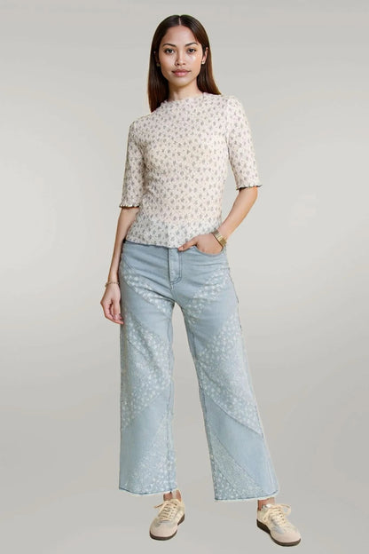 Davi & Dani Lace Stretch Floral Marrow Edge Half Sleeve Top