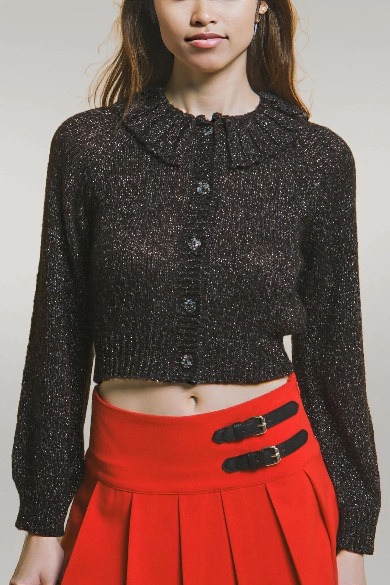Short collard sweater