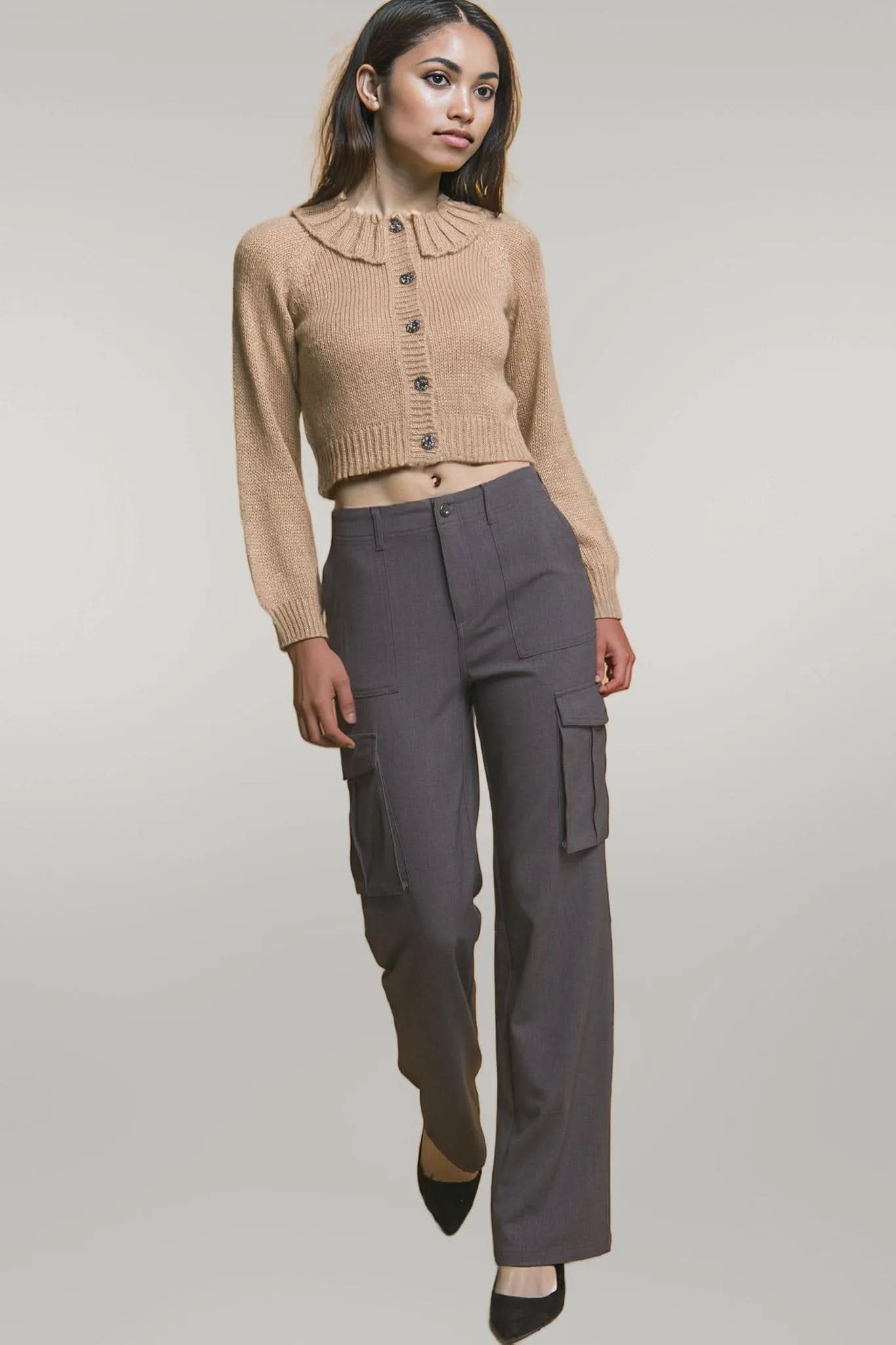 Short collard sweater