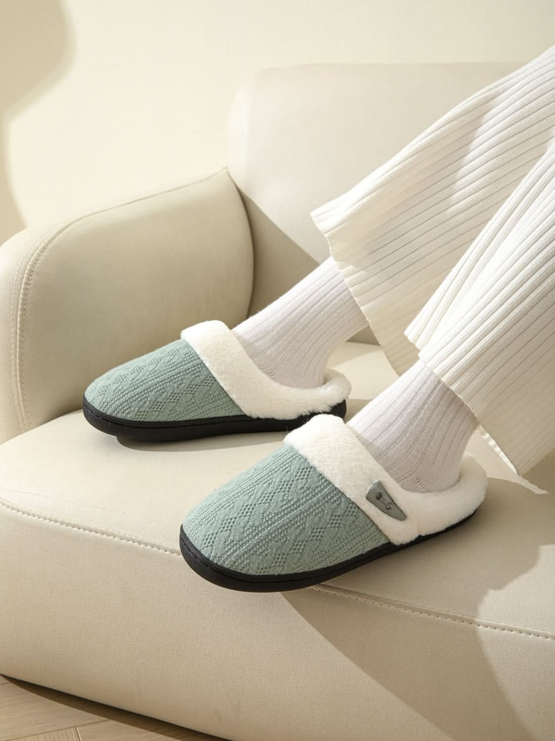 Horn Buckle Furry Texture Flat Slippers Gum Leaf