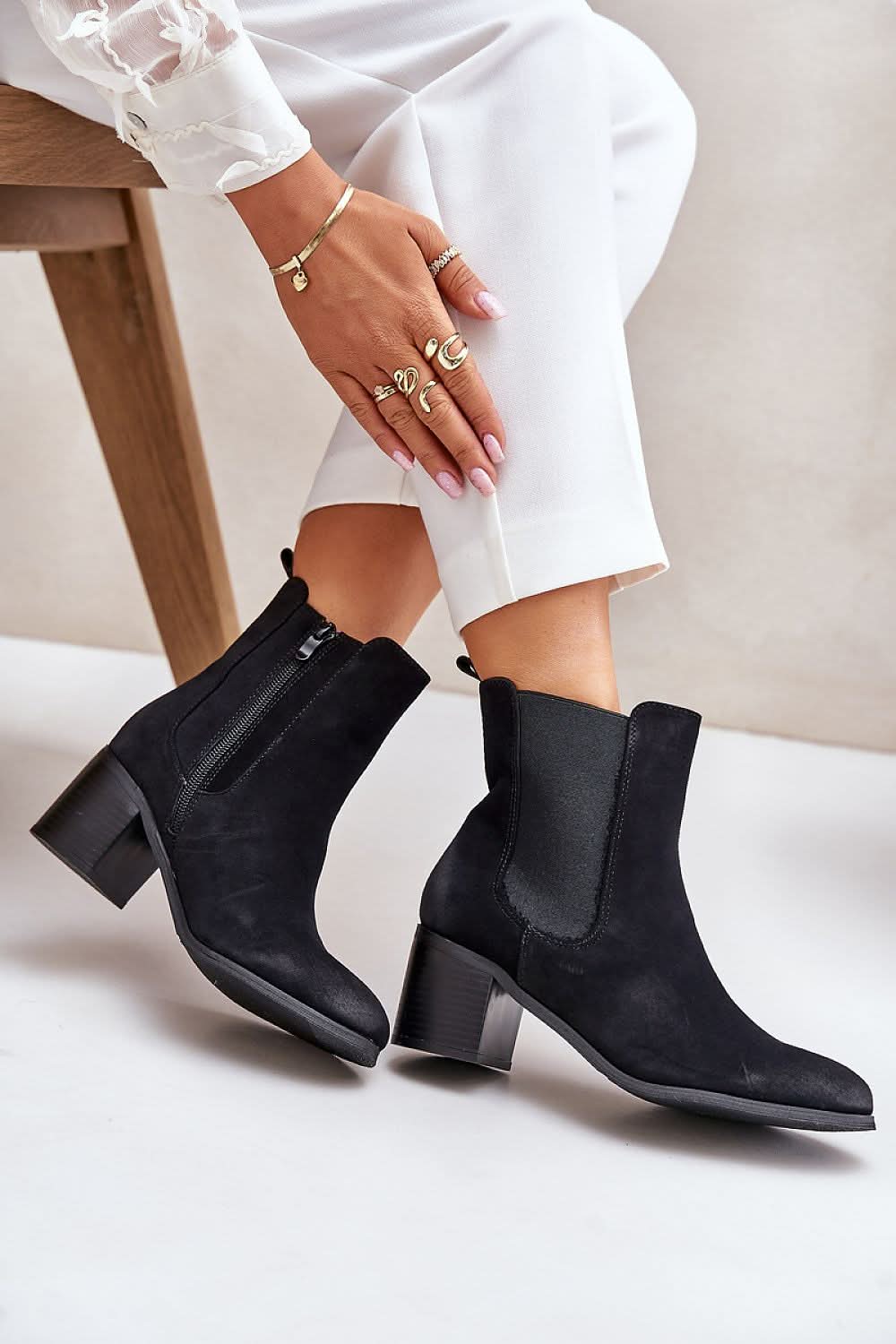 Step in style Rounded Heel boots black