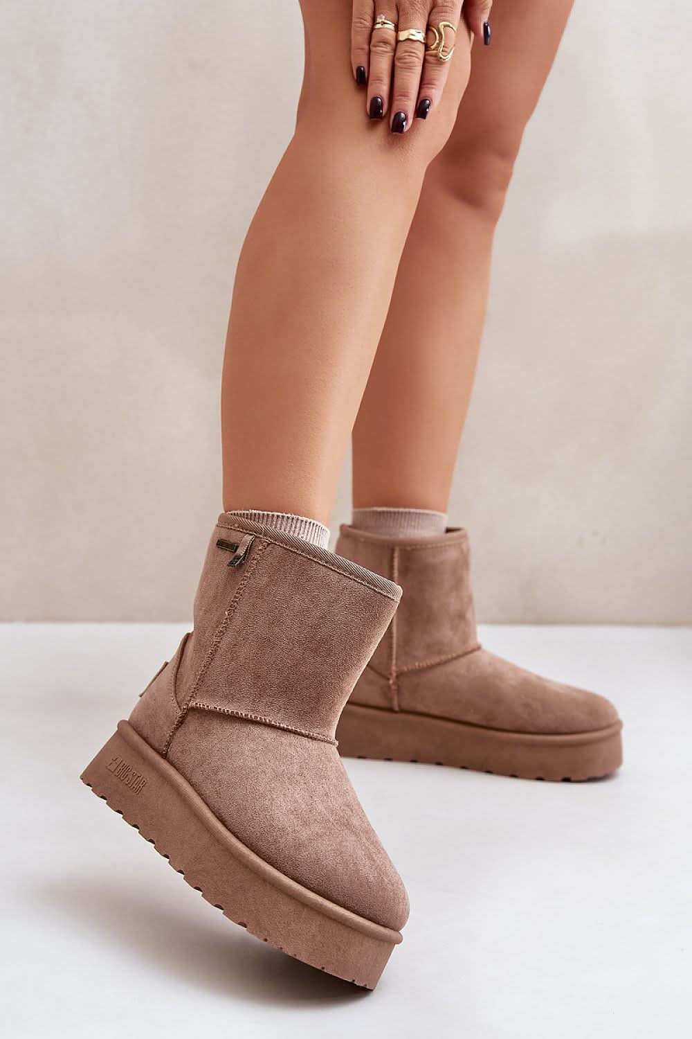 Step in style: Comfort Snow boots beige