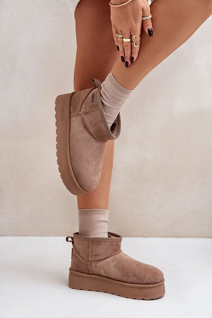 Step in style: Low Snow boots beige