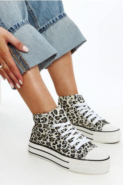 High-top sneakers in leopard print with a thick sole sneakers beige