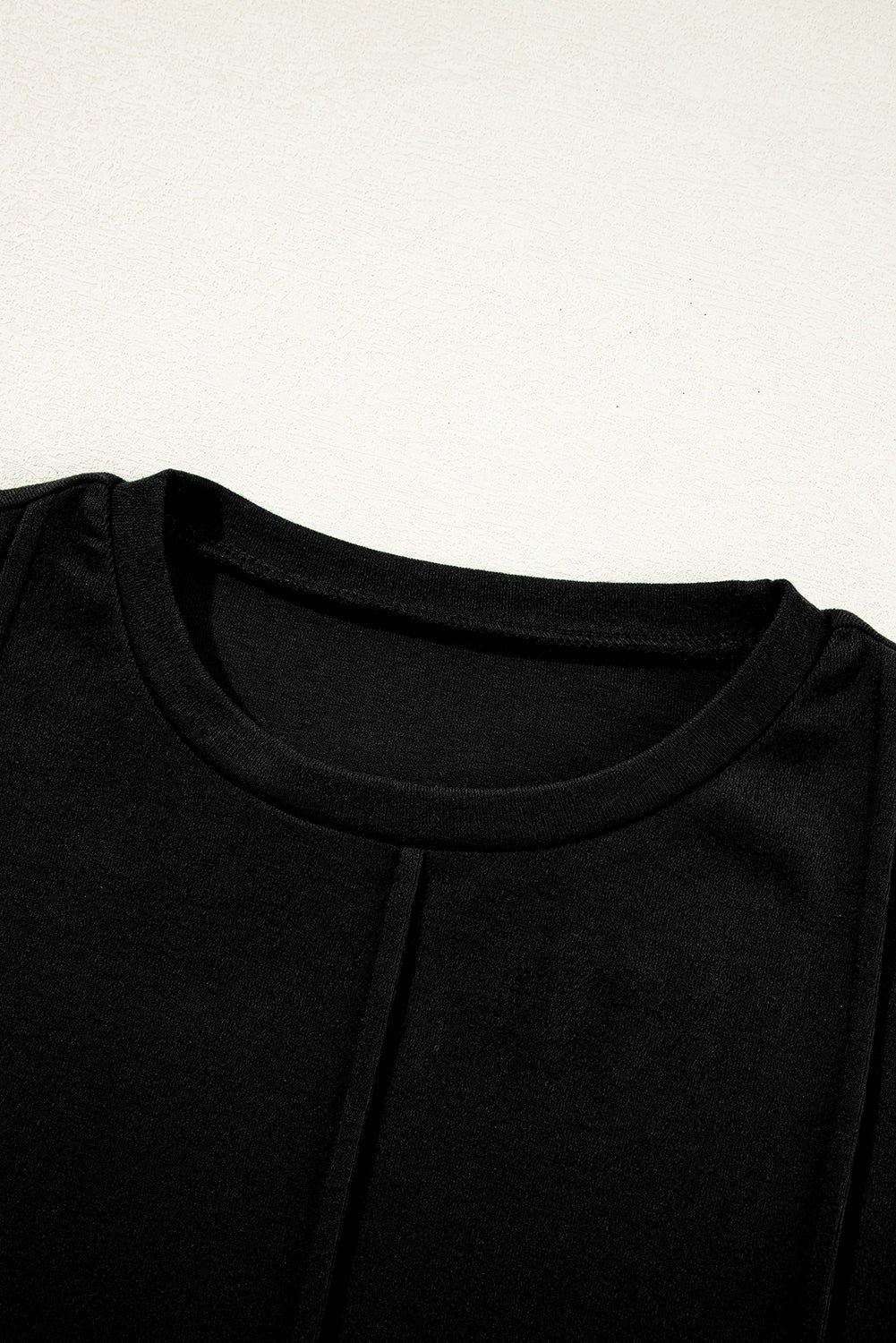 Black Solid Exposed Seam Crew Neck Long Sleeve Top