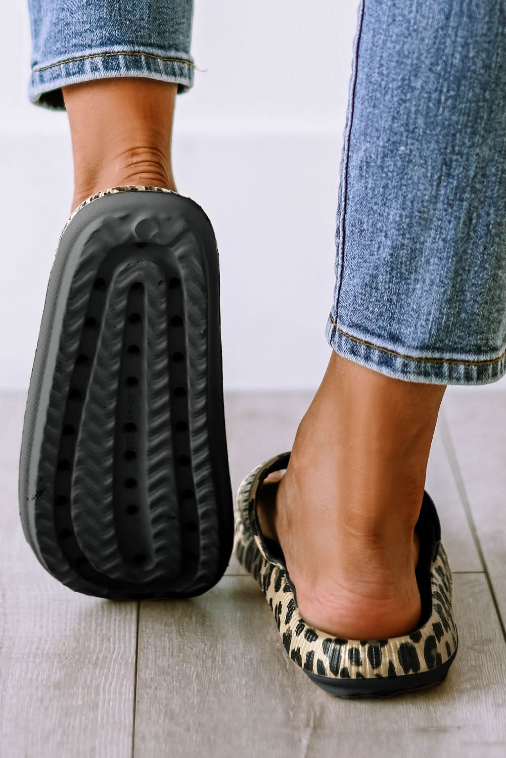 Pink Leopard Print Thick Sole Slip On Slippers